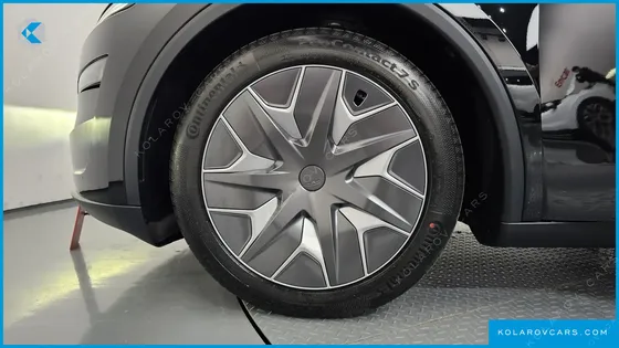 TESLA MODEL Y L LONG RANGE AWD