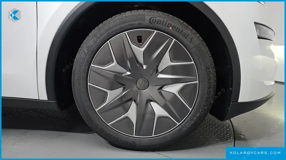 TESLA MODEL Y L LONG RANGE AWD