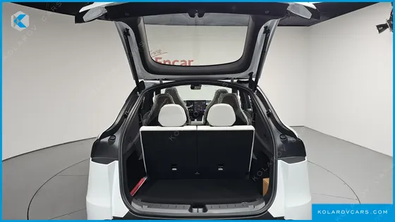 TESLA MODEL Y L LONG RANGE AWD