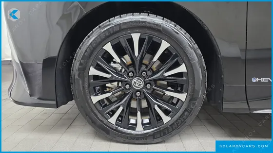 TOYOTA ALPHARD 2.5 HEV EXECUTIVE AWD