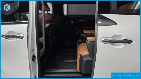 TOYOTA ALPHARD 2.5 HEV EXECUTIVE AWD