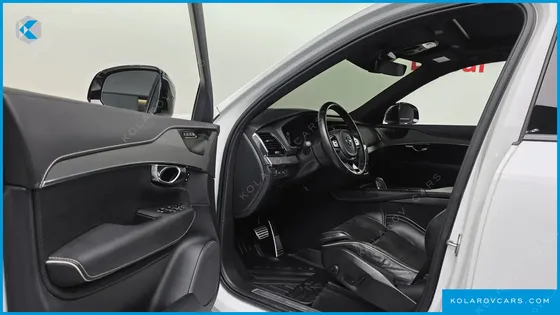 VOLVO XC90 T8 R-DESIGN HYBRID