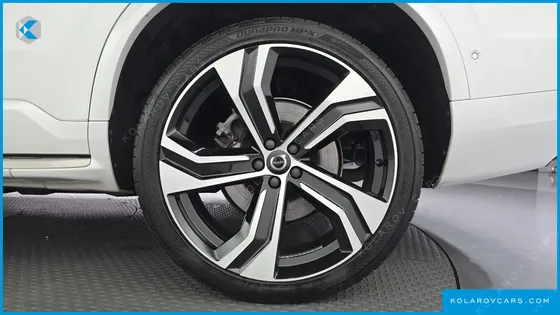 VOLVO XC90 T8 R-DESIGN HYBRID