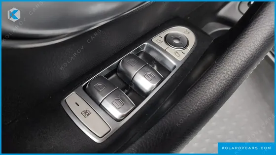 MERCEDES E-CLASS E300E 4MATIC EXCLUSIVE