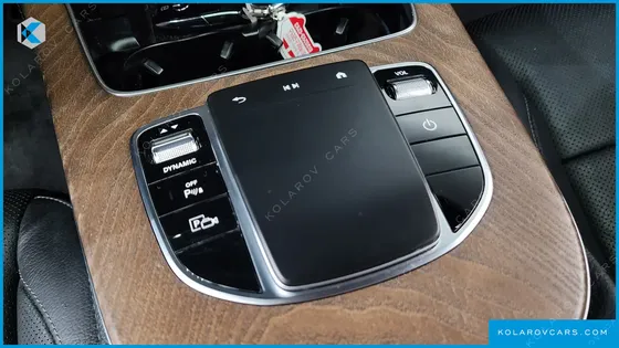 MERCEDES E-CLASS E300E 4MATIC EXCLUSIVE