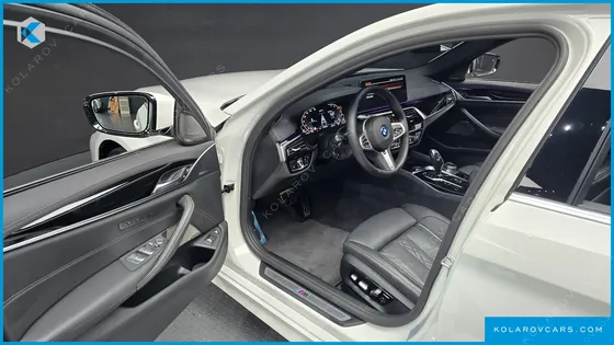BMW 5 SERIES 530E M SPORT