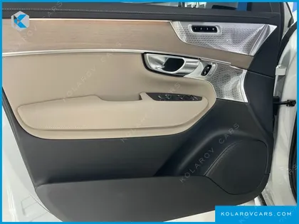 VOLVO XC90 T8 ULTRA BRIGHT HYBRID