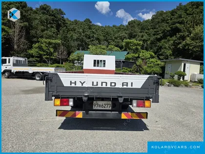 HYUNDAI MEGA TRUCK GOLD