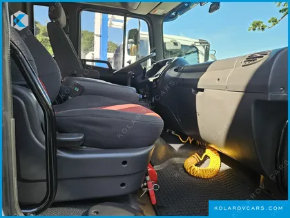 HYUNDAI MEGA TRUCK GOLD