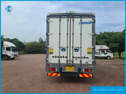 HYUNDAI MEGA TRUCK GOLD