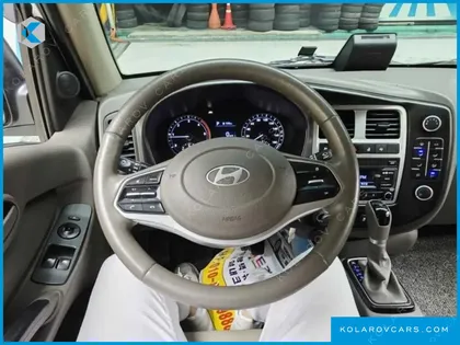 HYUNDAI PORTER II SUPER CABIN LPG