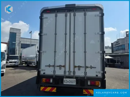 HYUNDAI MEGA TRUCK GOLD