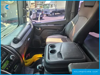 HYUNDAI MEGA TRUCK GOLD