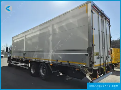 VOLVO CARGO TRUCK 6X4