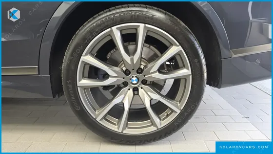 BMW X7 M50D
