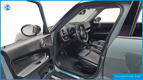 MINI COUNTRYMAN CLASSIC PLUS LAUNCH PACK