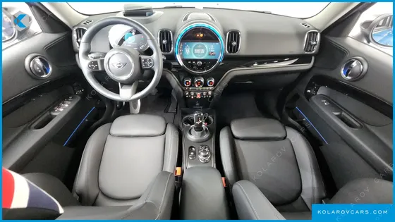 MINI COUNTRYMAN CLASSIC PLUS LAUNCH PACK
