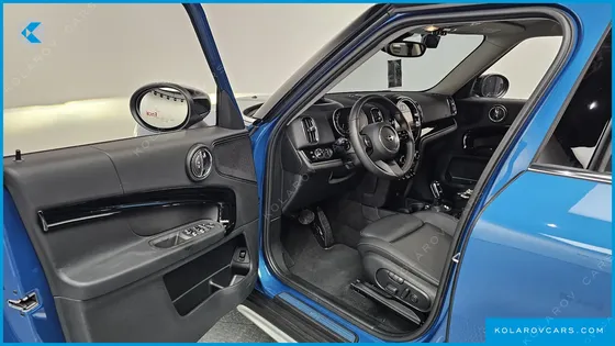 MINI COUNTRYMAN CLASSIC PLUS LAUNCH PACK