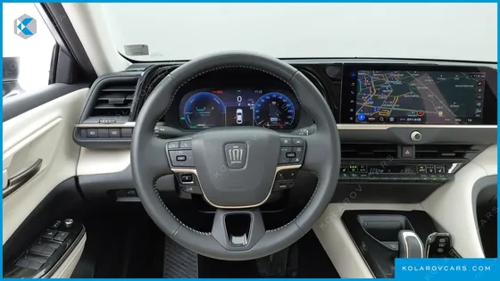 TOYOTA CROWN 2.5 4WD HYBRID