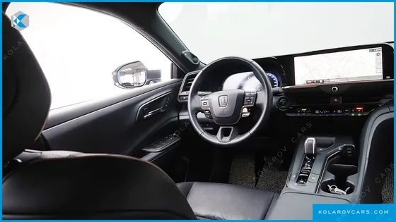 TOYOTA CROWN 2.4 4WD DUAL BOOST HYBRID