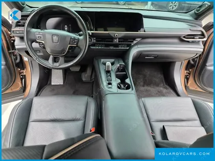 TOYOTA CROWN 2.4 4WD DUAL BOOST HYBRID