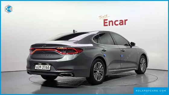 HYUNDAI GRANDEUR PREMIUM