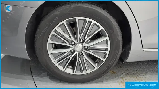 HYUNDAI GRANDEUR PREMIUM