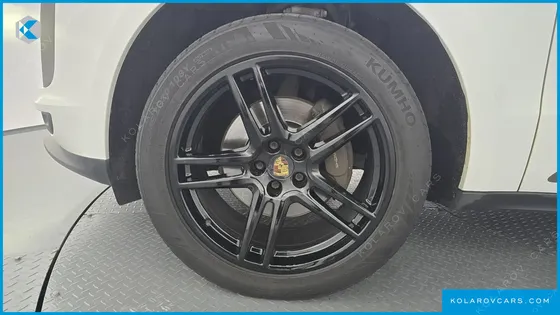 PORSCHE MACAN 2.0