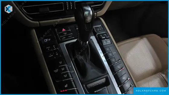 PORSCHE MACAN 2.0