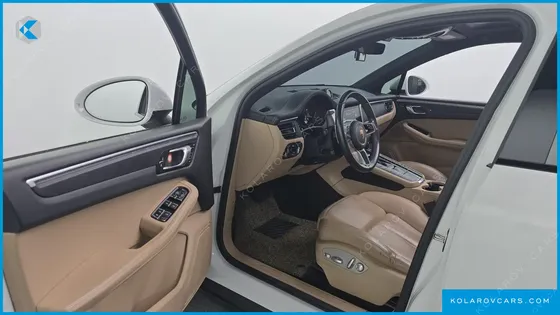 PORSCHE MACAN 2.0