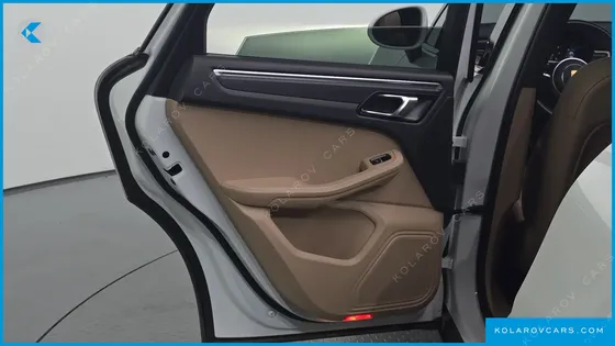 PORSCHE MACAN 2.0
