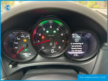 PORSCHE MACAN 2.0