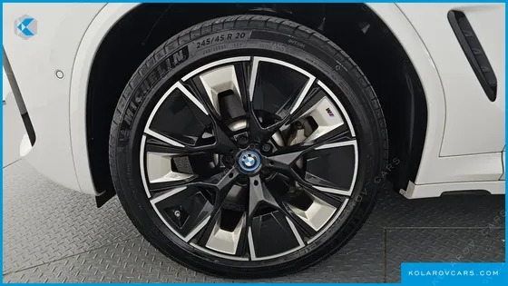 BMW IX3 M SPORTS