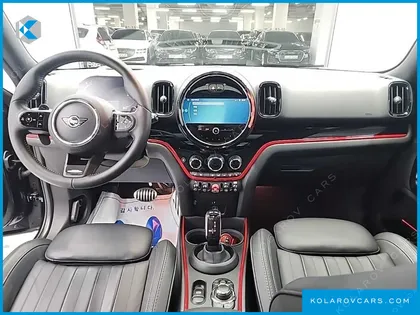MINI COUNTRYMAN JCW LAUNCH PACK