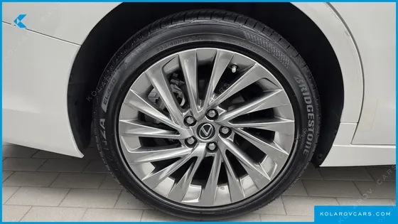 LEXUS ES LUXURY PLUS