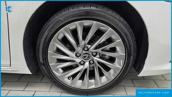 LEXUS ES LUXURY PLUS