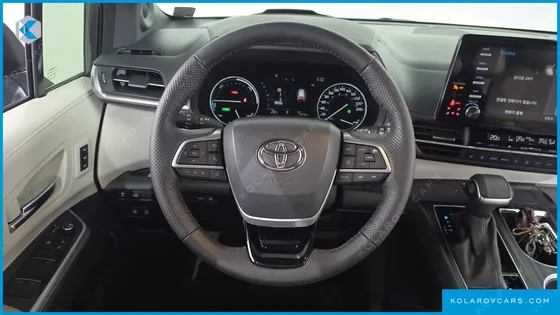 TOYOTA SIENNA 2.5 HYBRID 2WD