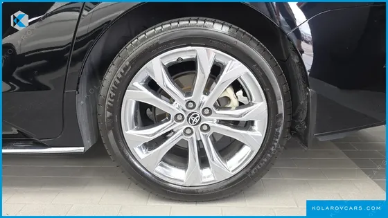 TOYOTA SIENNA 2.5 HYBRID 2WD