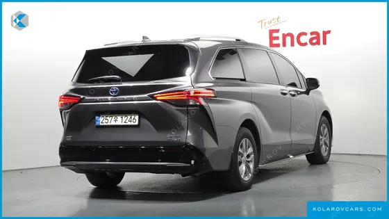 TOYOTA SIENNA 2.5 HYBRID AWD