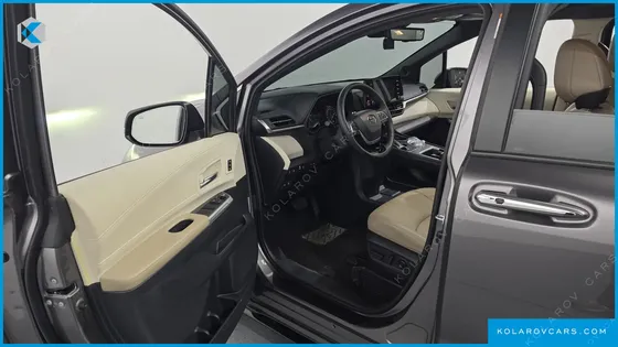 TOYOTA SIENNA 2.5 HYBRID AWD