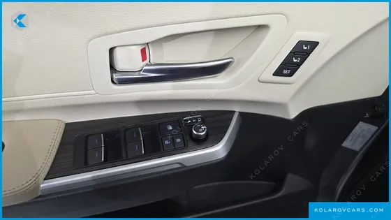 TOYOTA SIENNA 2.5 HYBRID AWD
