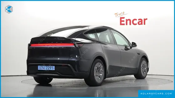 TESLA MODEL Y L LONG RANGE AWD