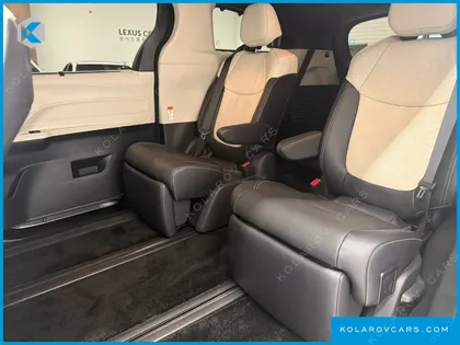 TOYOTA SIENNA 2.5 HYBRID 2WD