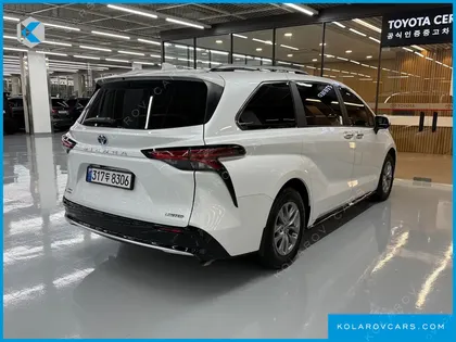 TOYOTA SIENNA 2.5 HYBRID AWD