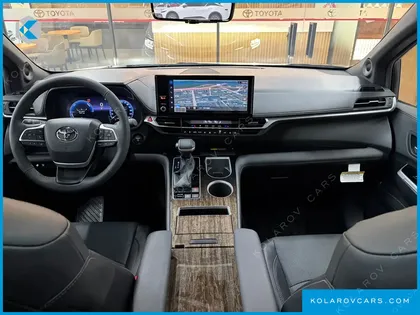TOYOTA SIENNA 2.5 HYBRID AWD
