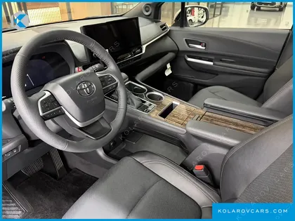 TOYOTA SIENNA 2.5 HYBRID AWD