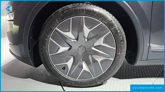 TESLA MODEL Y L LONG RANGE AWD
