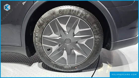 TESLA MODEL Y L LONG RANGE AWD