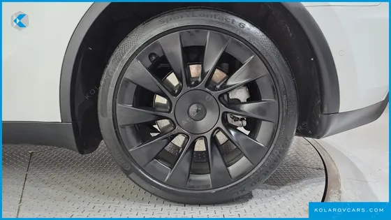 TESLA MODEL Y LONG RANGE AWD