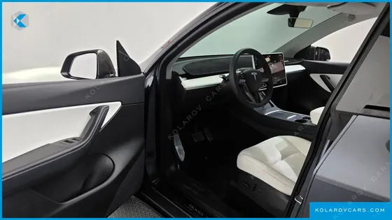 TESLA MODEL Y LONG RANGE AWD